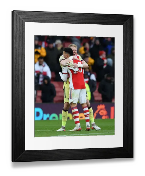 Framed Print : Arsenal's Ramsdale and Martinelli Celebrate Win Against Newcastle United