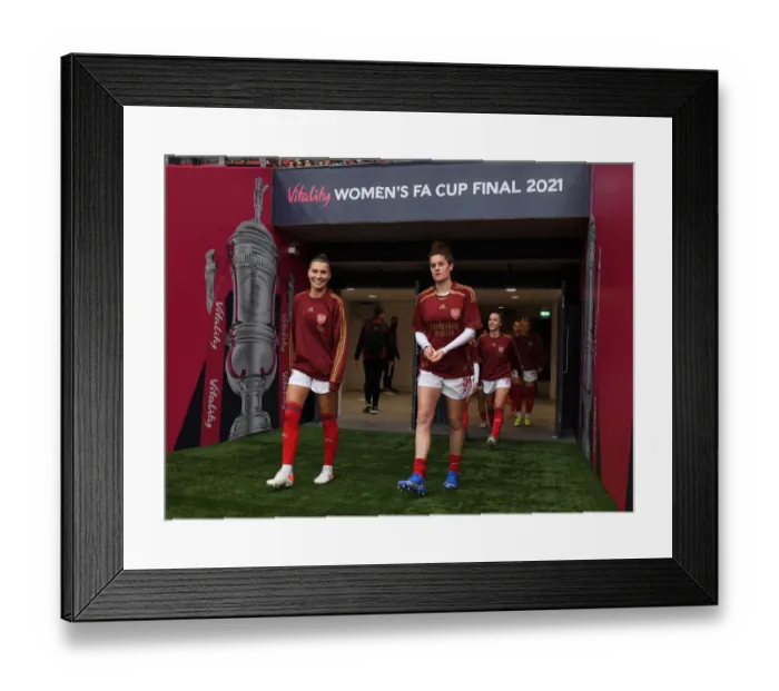Framed Print : Arsenal's Catley and Beattie Ready for FA Cup Showdown Against Chelsea at Wembley Framed Print : Arsenal's Catley and Beattie Ready for FA Cup Showdown Against Chelsea at Wembley