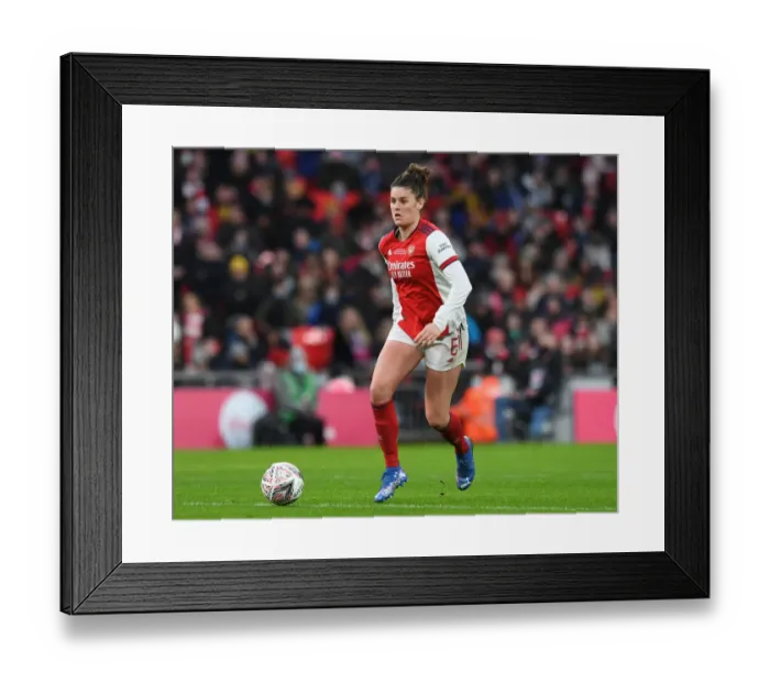 Framed Print : Arsenal's Jennifer Beattie in Action at the FA Women's Cup Final vs. Chelsea at Wembley Stadium
