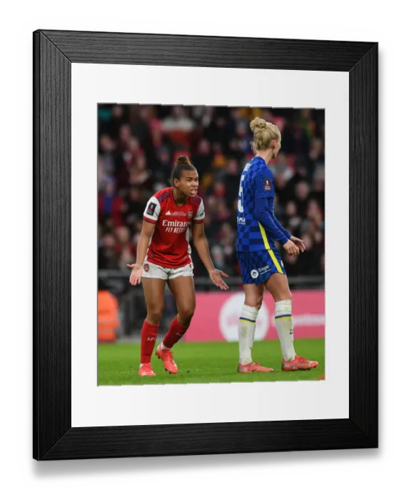 Framed Print : FA Women's Cup Final: Arsenal's Nikita Parris Shines at Wembley Against Chelsea