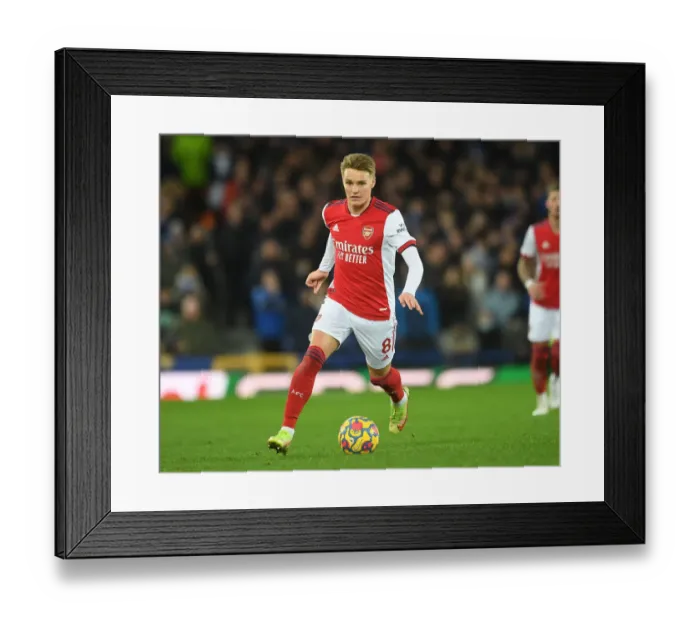 Framed Print : Martin Odegaard in Action: Everton vs Arsenal, Premier League 2020-21