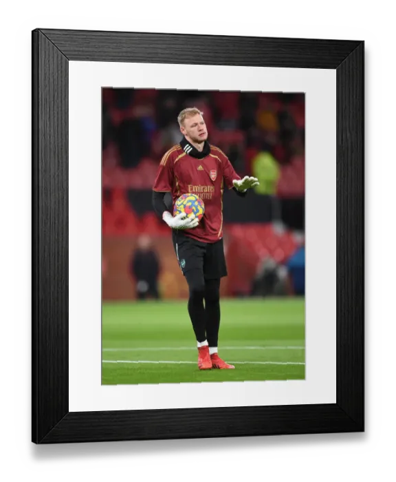 Framed Print : Arsenal's Aaron Ramsdale Prepares for Manchester United Clash in Premier League (December 2021) Framed Print : Arsenal's Aaron Ramsdale Prepares for Manchester United Clash in Premier League (December 2021)