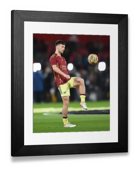 Framed Print : Arsenal's Kieran Tierney Warms Up Ahead of Manchester United Clash - Premier League 2020-21 Framed Print : Arsenal's Kieran Tierney Warms Up Ahead of Manchester United Clash - Premier League 2020-21