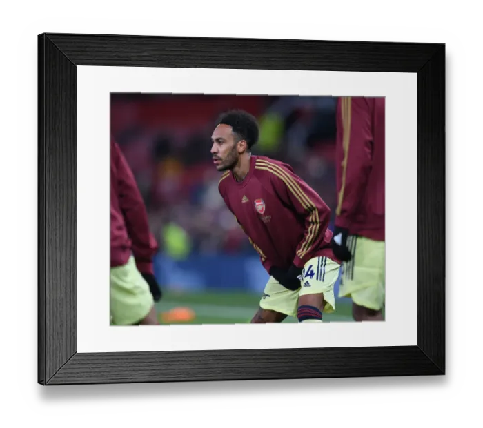 Framed Print : Arsenal's Aubameyang Prepares for Manchester United Clash in Premier League (2020-21)