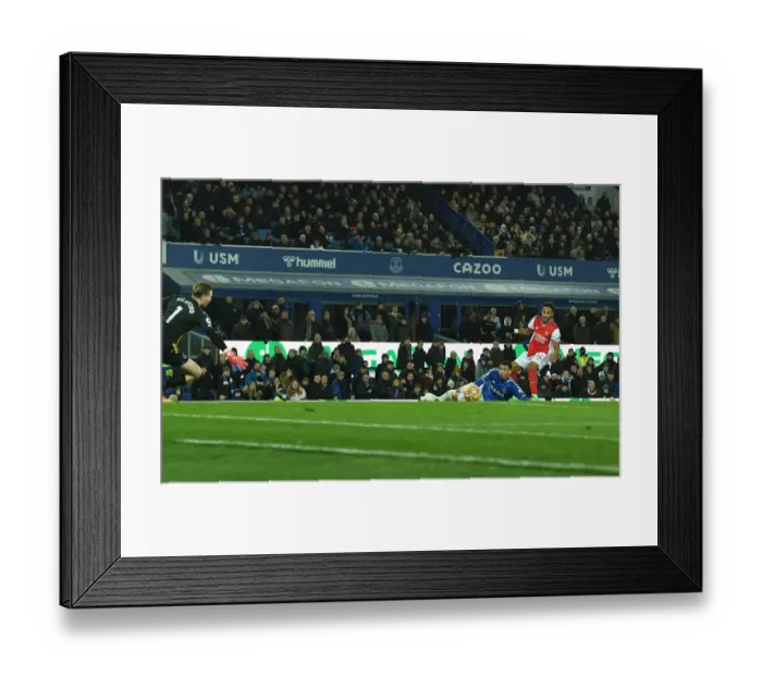Framed Print : Last-Minute Agony: Aubameyang's Wide Shot Thwarts Arsenal's Comeback at Everton (2020-21) Framed Print : Last-Minute Agony: Aubameyang's Wide Shot Thwarts Arsenal's Comeback at Everton (2020-21)