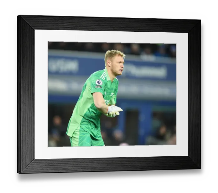 Framed Print : Arsenal's Aaron Ramsdale Faces Off Against Everton in Premier League Clash