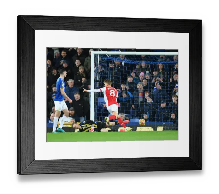 Framed Print : Martin Odegaard Scores Thrilling Winner: Everton vs Arsenal, Premier League 2020-21