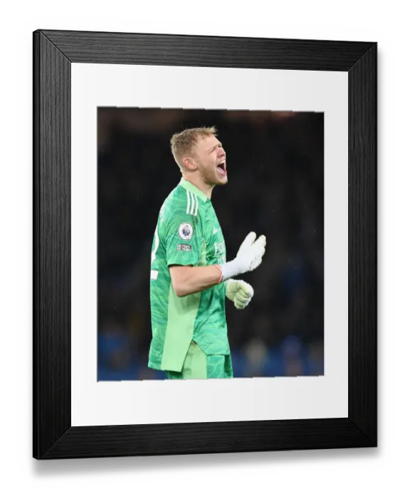 Framed Print : Arsenal's Odegaard Scores Dramatic Winner Against Everton in Premier League Framed Print : Arsenal's Odegaard Scores Dramatic Winner Against Everton in Premier League