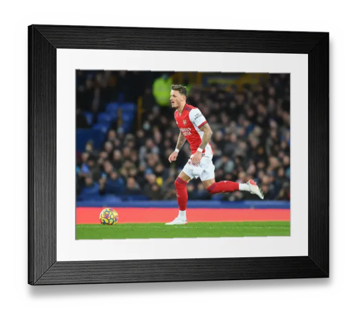 Framed Print : Ben White in Action: Everton vs Arsenal, Premier League 2020-21 Framed Print : Ben White in Action: Everton vs Arsenal, Premier League 2020-21