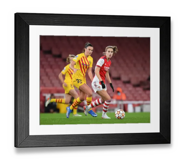 Framed Print : Arsenal vs. Barcelona: Vivianne Miedema Faces Off in UEFA Women's Champions League Clash