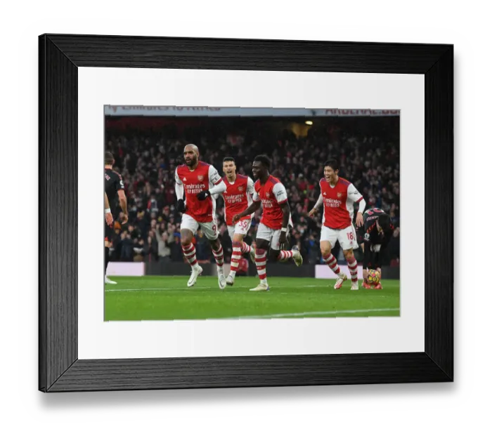 Framed Print : Arsenal Celebrate: Lacazette's Goal vs Southampton (2021-22)