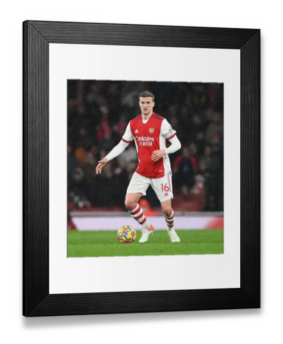 Framed Print : Rob Holding in Action: Arsenal vs Southampton, Premier League 2021-22