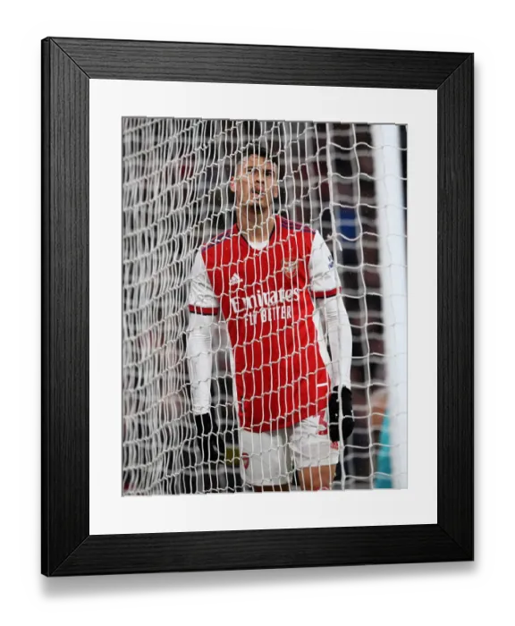 Framed Print : Martinelli's Brilliant Performance: Arsenal Triumphs Over Southampton, Premier League 2021-22