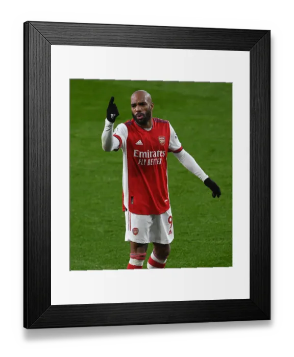Framed Print : Arsenal's Alexandre Lacazette in Action against Southampton in the Premier League (2021-22) Framed Print : Arsenal's Alexandre Lacazette in Action against Southampton in the Premier League (2021-22)