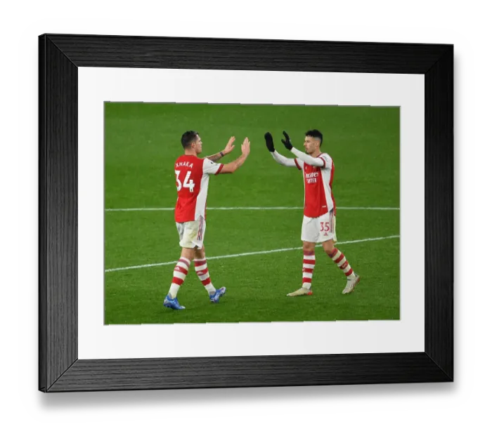 Framed Print : Arsenal's Xhaka and Martinelli in Action against Southampton (2021-22)