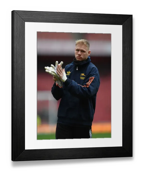 Framed Print : Arsenal's Aaron Ramsdale Gears Up for Arsenal vs. Southampton (2021-22)