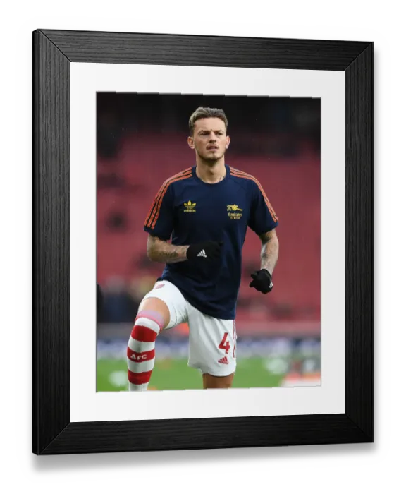 Framed Print : Arsenal's Ben White Braces for Arsenal vs Southampton Clash in Premier League (December 2021) Framed Print : Arsenal's Ben White Braces for Arsenal vs Southampton Clash in Premier League (December 2021)