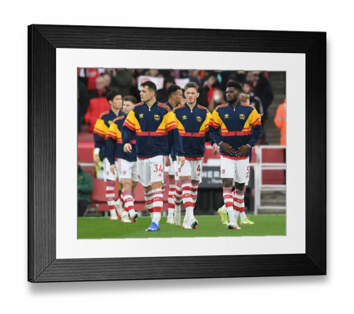 Framed Print : Arsenal's Xhaka and Partey Pre-Match Huddle vs Southampton (Premier League 2021-22)
