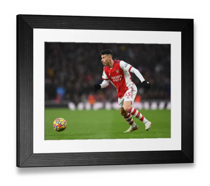 Framed Print : Arsenal's Gabriel Martinelli in Action against Southampton - Premier League 2021-22 Framed Print : Arsenal's Gabriel Martinelli in Action against Southampton - Premier League 2021-22