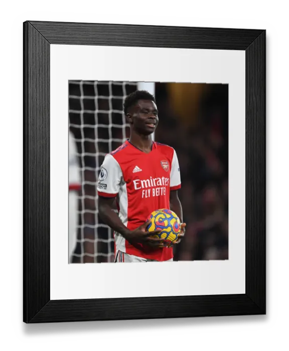 Framed Print : Bukayo Saka in Action: Arsenal vs. West Ham United, Premier League 2021-22 Framed Print : Bukayo Saka in Action: Arsenal vs. West Ham United, Premier League 2021-22