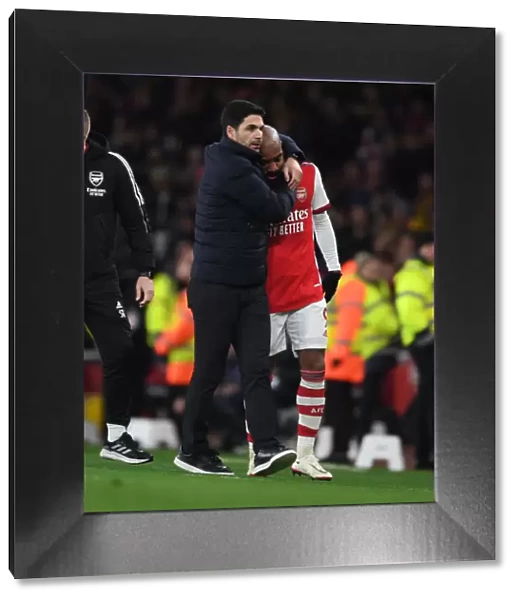 Mikel Arteta Comforts Substituted Alexis Lacazette: An Emotional Moment at Arsenal vs West Ham United
