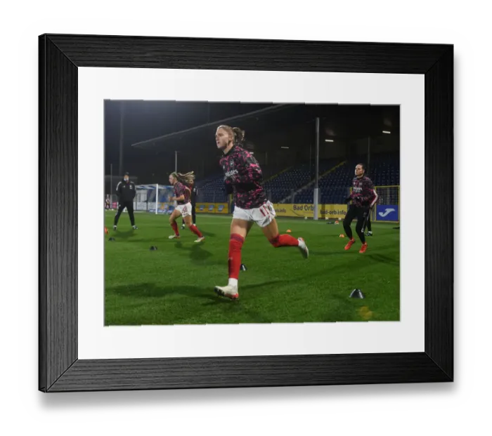 Framed Print : Vivianne Miedema Gears Up: Arsenal WFC vs. 1899 Hoffenheim, UEFA Women's Champions League (Group C)