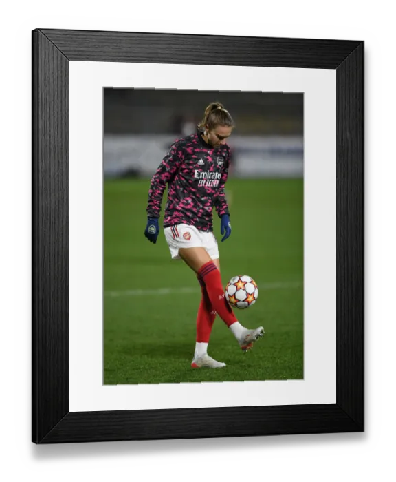 Framed Print : Arsenal's Vivianne Miedema: Unwavering Determination Ahead of UEFA Women's Champions League Showdown vs. 1899 Hoffenheim