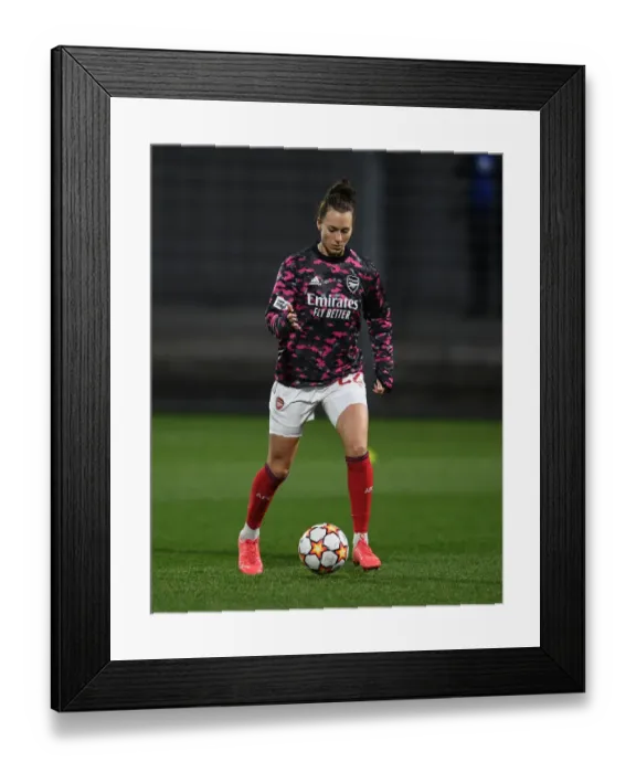 Framed Print : Arsenal WFC vs. 1899 Hoffenheim: A Battle in the UEFA Women's Champions League