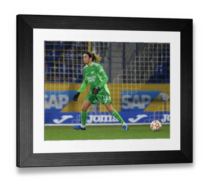 Framed Print : Arsenal WFC in Action against 1899 Hoffenheim in UEFA Women's Champions League