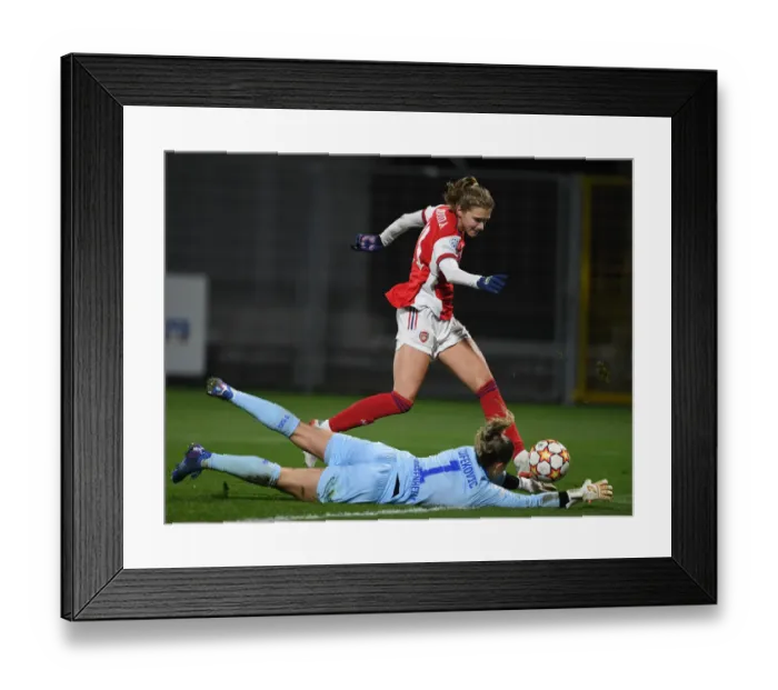 Framed Print : Champions Clash: Miedema vs. Tufekovic - A Battle of Titans in Arsenal WFC's UEFA Champions League Showdown (Hoffenheim v Arsenal Women 2021-22) Framed Print : Champions Clash: Miedema vs. Tufekovic - A Battle of Titans in Arsenal WFC's UEFA Champions League Showdown (Hoffenheim v Arsenal Women 2021-22)