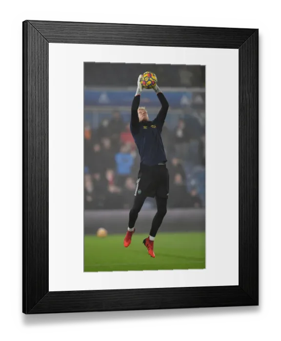 Framed Print : Arsenal's Aaron Ramsdale Gears Up for Leeds United Showdown in Premier League Framed Print : Arsenal's Aaron Ramsdale Gears Up for Leeds United Showdown in Premier League