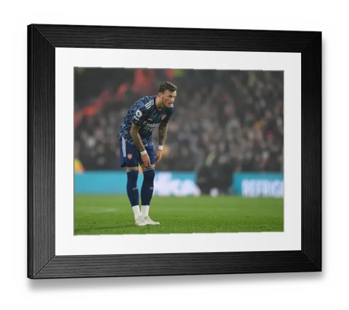 Framed Print : Arsenal vs Leeds United: Premier League Battle at Elland Road (December 2021) Framed Print : Arsenal vs Leeds United: Premier League Battle at Elland Road (December 2021)