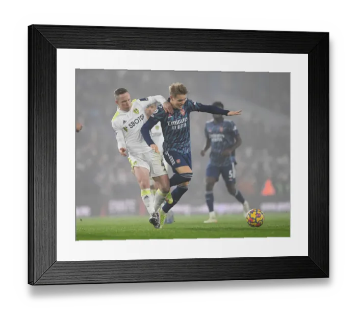 Framed Print : Premier League Showdown: Arsenal vs Leeds United at Elland Road (December 2021) Framed Print : Premier League Showdown: Arsenal vs Leeds United at Elland Road (December 2021)