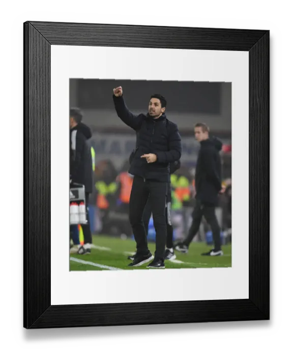 Framed Print : Mikel Arteta Leads Arsenal Against Leeds United in Premier League Clash