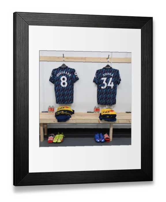 Framed Print : Arsenal Football Club: Pre-Match Preparation - Leeds United vs Arsenal (Premier League, 2021-22)
