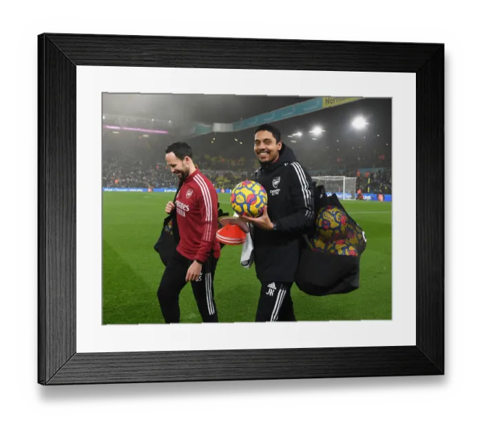 Framed Print : Arsenal FC: Pre-Match Preparations at Elland Road - Leeds United vs Arsenal (Premier League 2021-22)