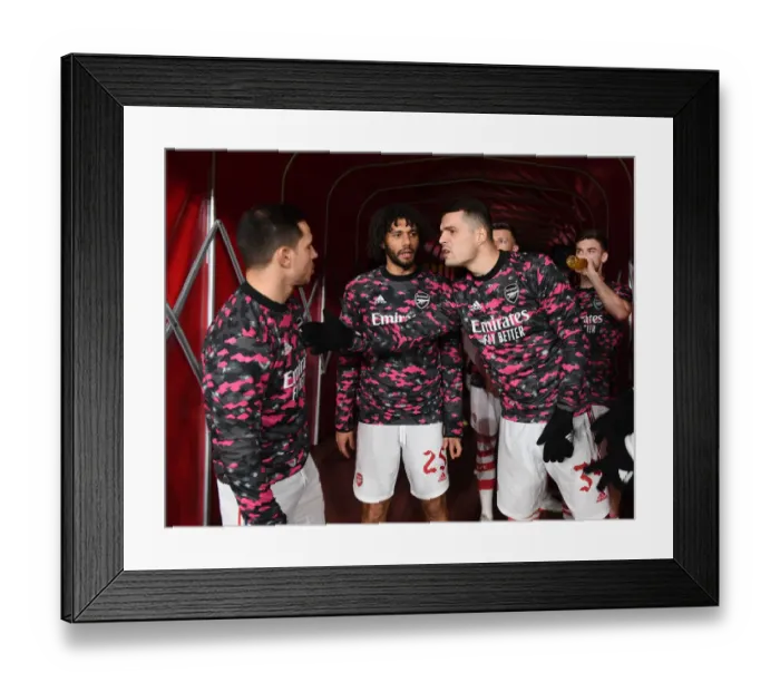 Framed Print : Arsenal Trio Prepare for Carabao Cup Quarterfinal Showdown Against Sunderland