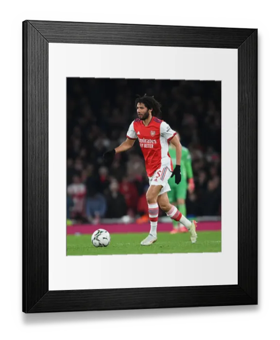 Framed Print : Mo Elneny in Action: Arsenal's Midfield Maestro Shines in Carabao Cup Quarterfinal vs Sunderland