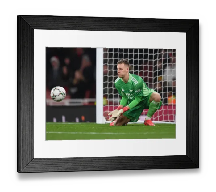 Framed Print : Arsenal's Bernd Leno Focuses in Carabao Cup Quarters: Arsenal v Sunderland Framed Print : Arsenal's Bernd Leno Focuses in Carabao Cup Quarters: Arsenal v Sunderland