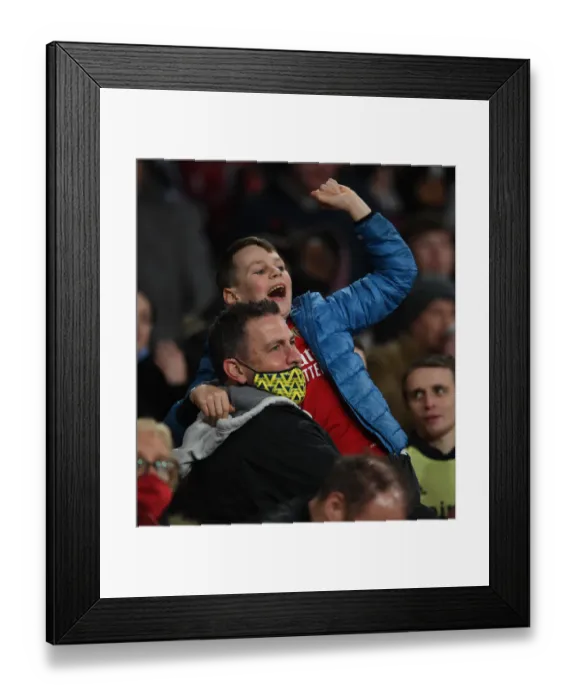 Framed Print : Arsenal Fans at Emirates Stadium: Carabao Cup Quarterfinal vs Sunderland