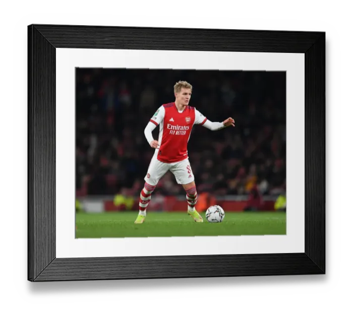 Framed Print : Arsenal's Martin Odegaard in Carabao Cup Quarterfinal Action Against Sunderland