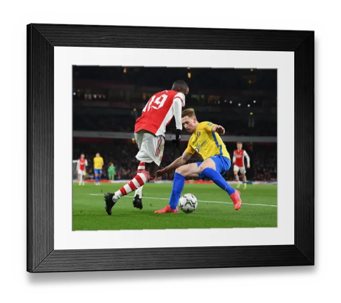 Framed Print : Arsenal's Nicolas Pepe Nutmegs Sunderland's Tom Flanagan in Carabao Cup Quarterfinal