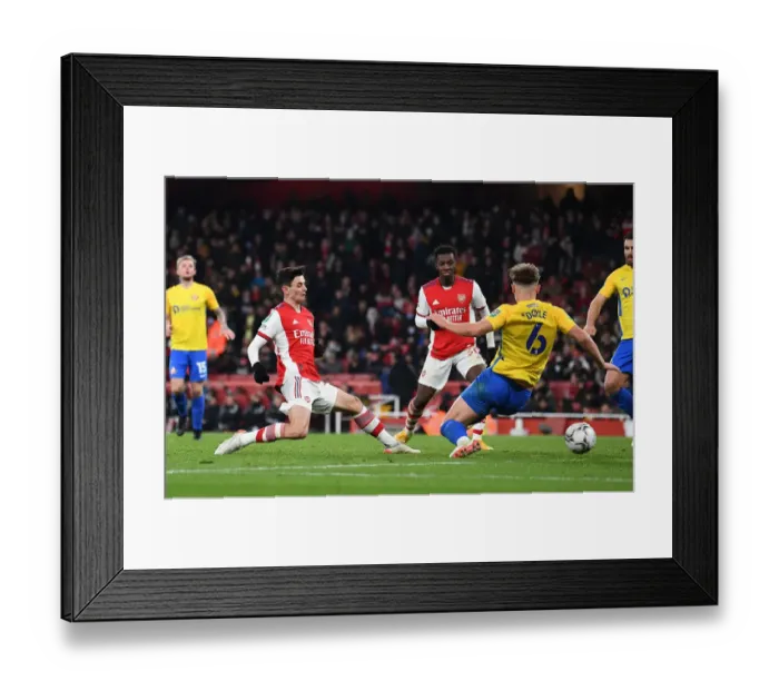Framed Print : Arsenal Crushes Sunderland 5-0 in Carabao Cup Quarterfinals