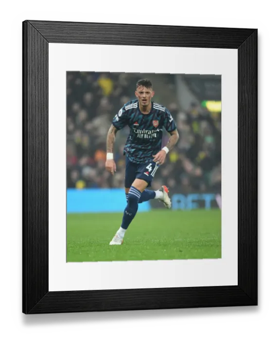 Framed Print : Ben White in Action: Norwich City vs Arsenal, Premier League 2021-22