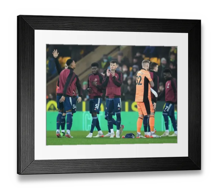 Framed Print : Arsenal's Ben White Applauding Fans Before Norwich Clash (Premier League 2021-22) Framed Print : Arsenal's Ben White Applauding Fans Before Norwich Clash (Premier League 2021-22)