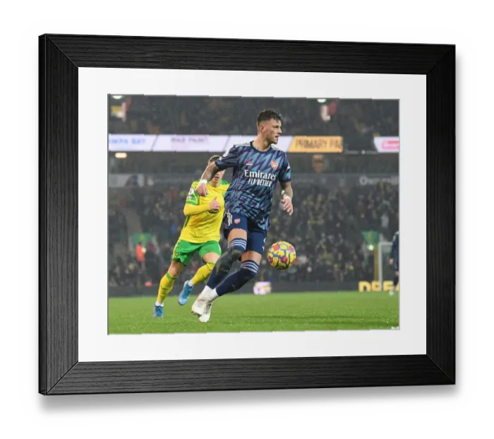 Framed Print : Ben White in Action: Norwich City vs Arsenal, Premier League 2021-22