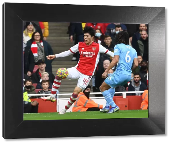 Arsenal vs Manchester City: Tomiyasu in Action at the Emirates, Premier League 2021-22