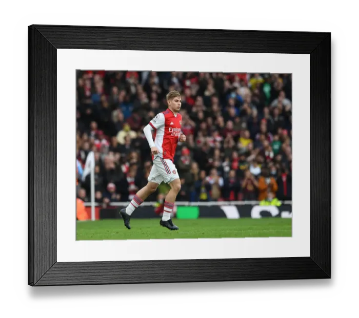 Framed Print : Arsenal's Emile Smith Rowe in Action against Manchester City - Premier League 2021-22 Framed Print : Arsenal's Emile Smith Rowe in Action against Manchester City - Premier League 2021-22