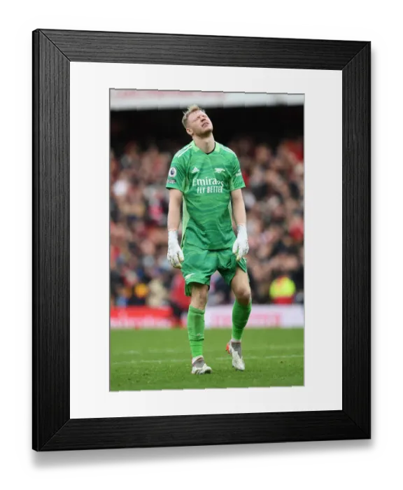Framed Print : Arsenal vs Manchester City: Aaron Ramsdale's Premier League Battle at Emirates Stadium (2021-22)