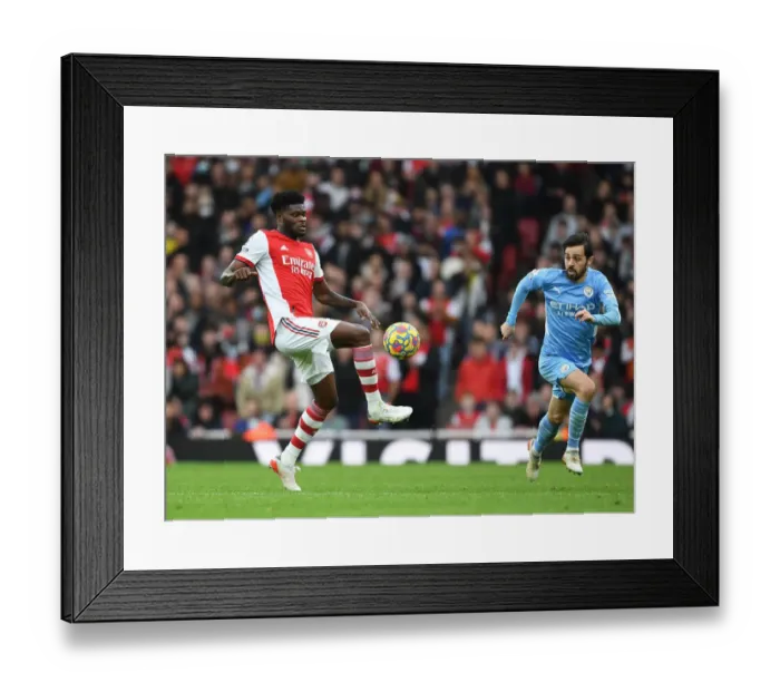 Framed Print : Thomas Partey in Action: Arsenal vs Manchester City, Premier League 2021-22